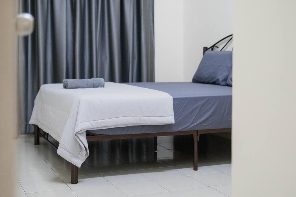 Comfy 4br Terrace House With Netflix And Games * Taiping