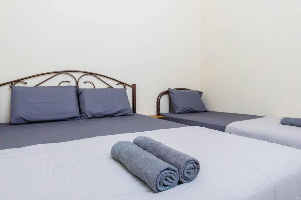 Comfy 4br Terrace House With Netflix And Games