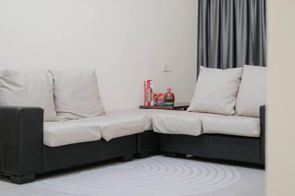 Comfy 4br Terrace House With Netflix And Games Holiday home *