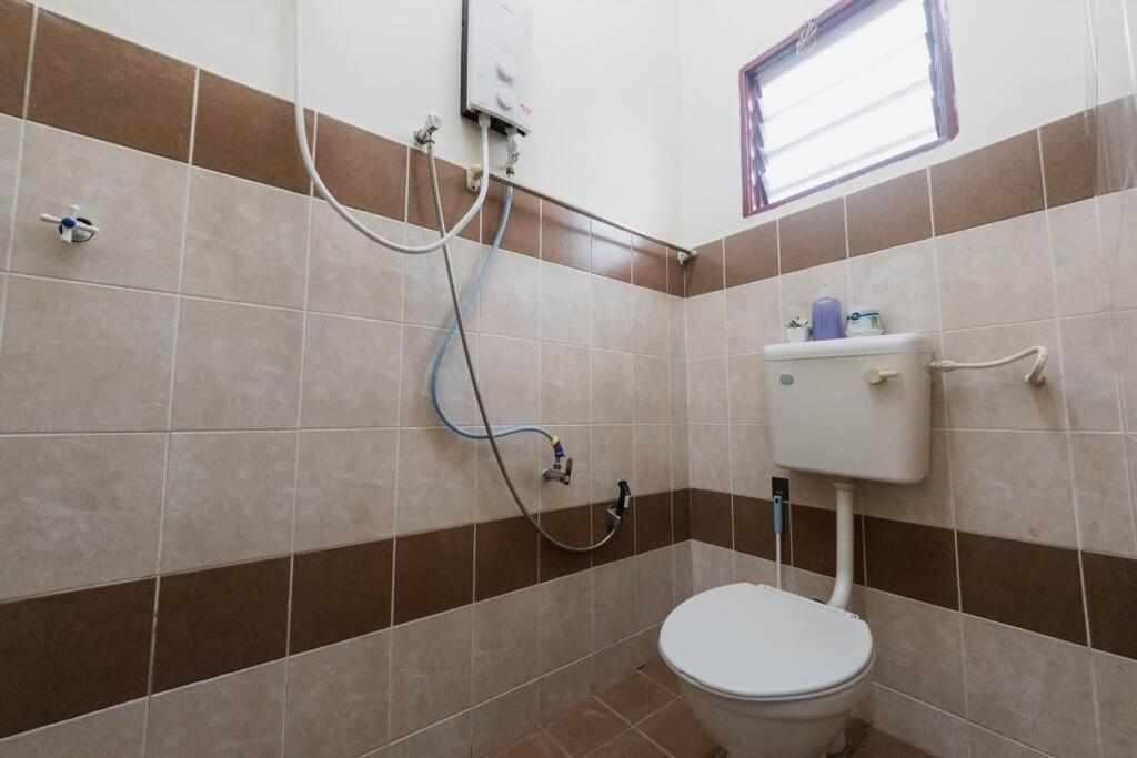 Comfy 4br Terrace House With Netflix And Games *